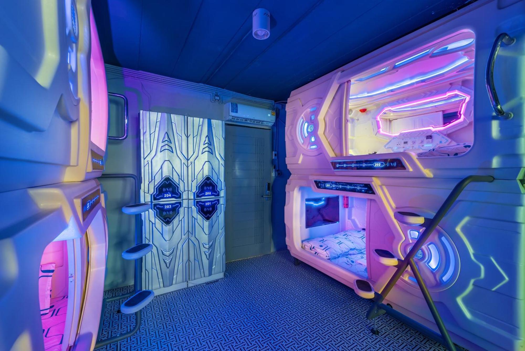 ที่พัก Space Station *