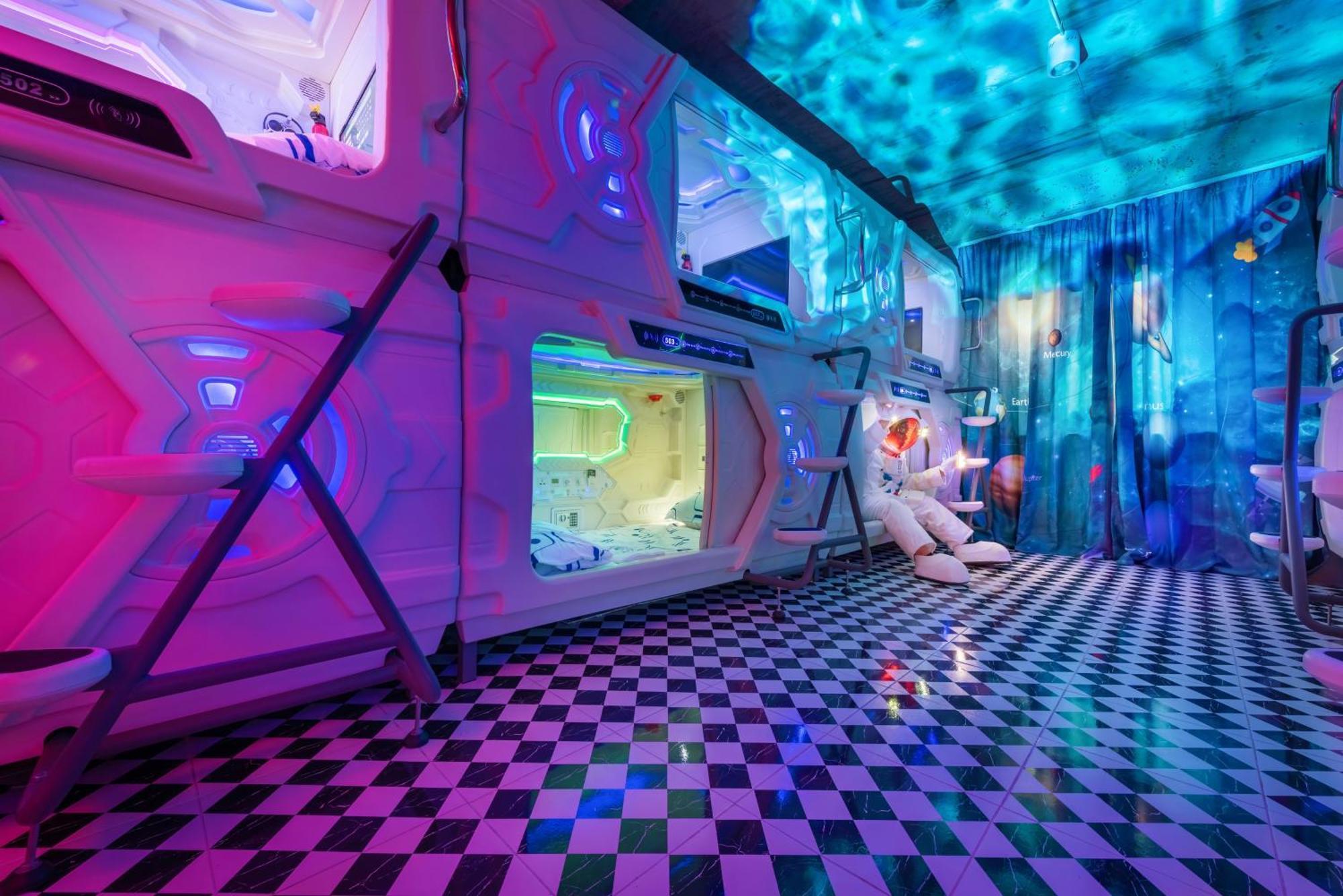 ที่พัก Space Station กรุงเทพมหานคร